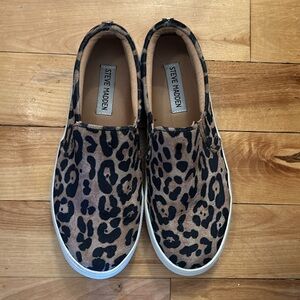 Steve Madden slip-on sneakers (7.5)